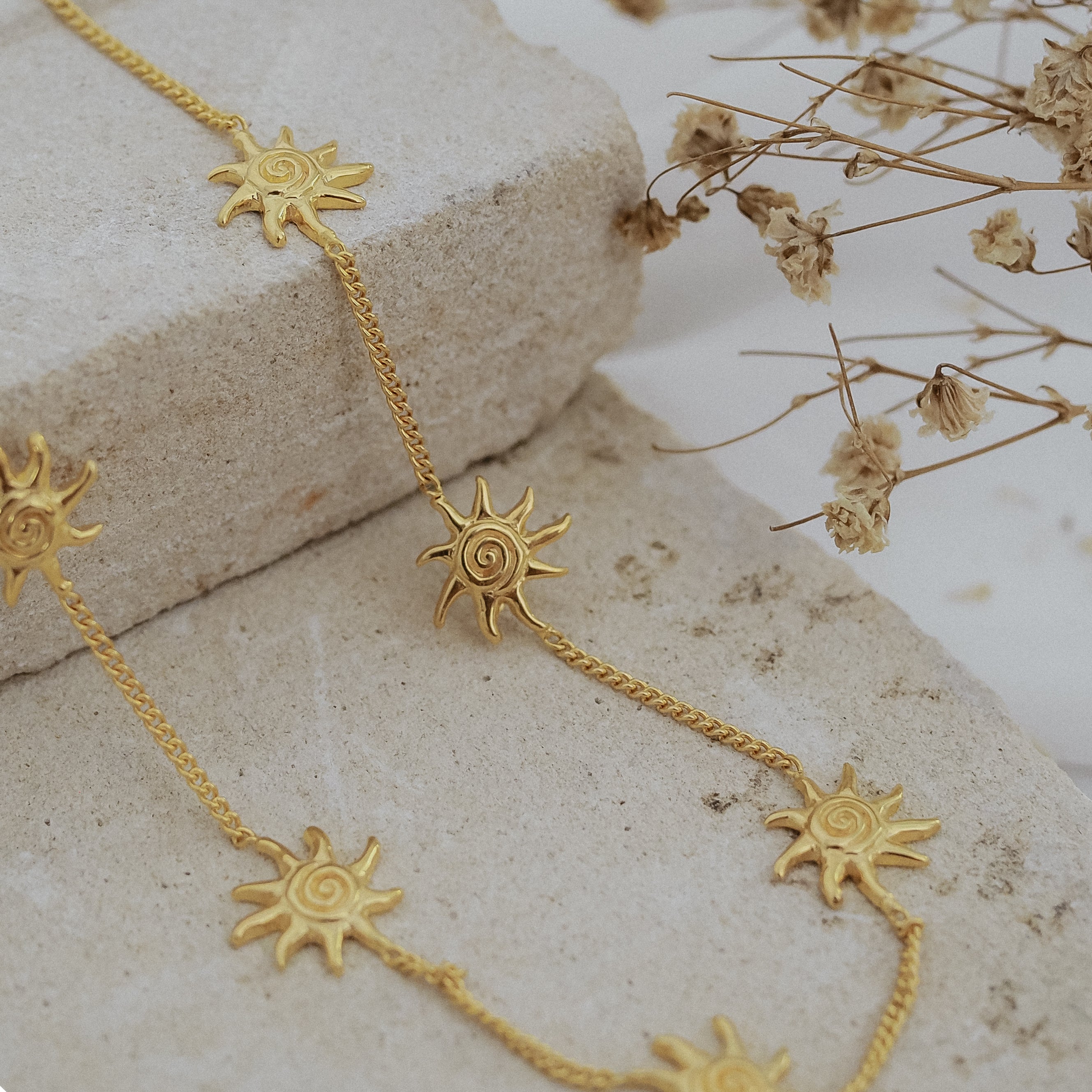 Neri x Luna & Rose - Celestial Sun Necklace - Gold