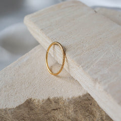 The MET Stripe Band - Gold