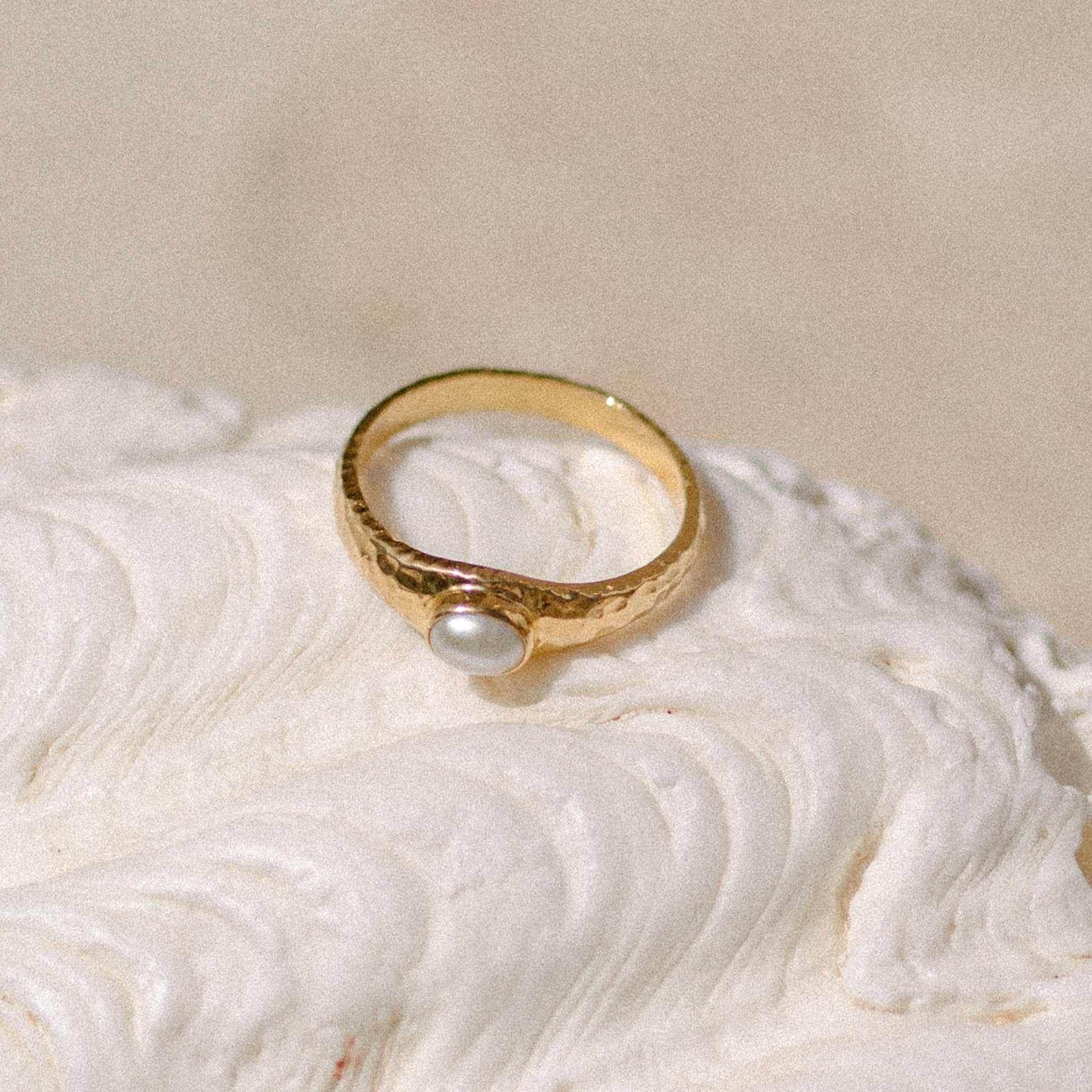 Pia Single Pearl Ring - GOLD