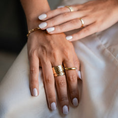 MOMA Hammered Ring 10mm - Gold